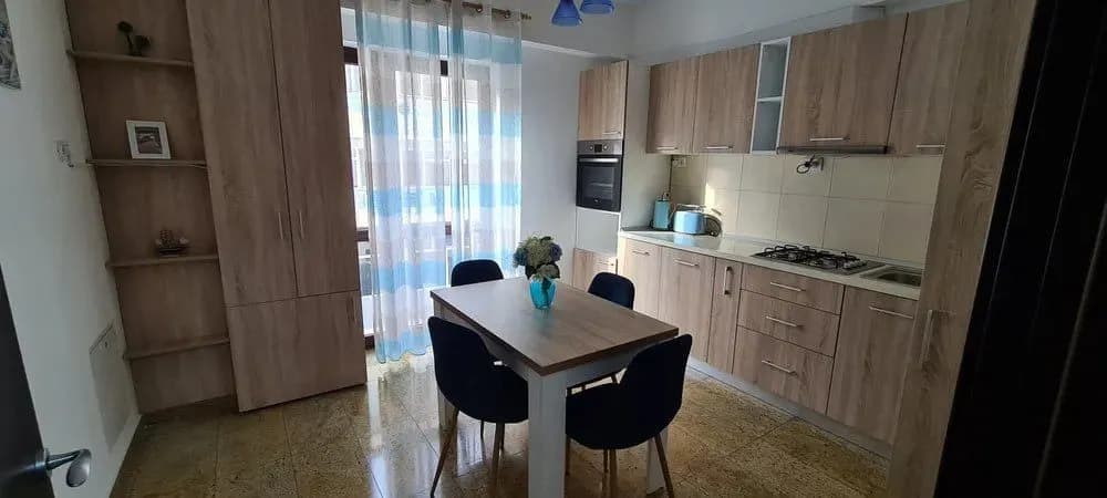 Квартира в Mamaia, 2 комн., 92 м² — фото 2