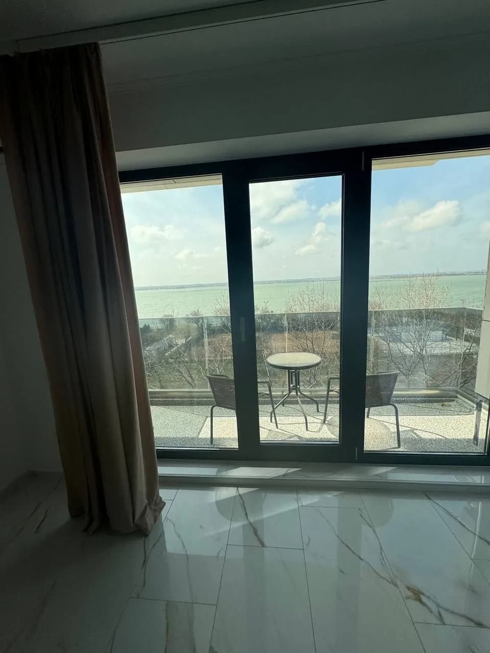 Квартира в Mamaia, 2 комн., 75 м² — фото 2