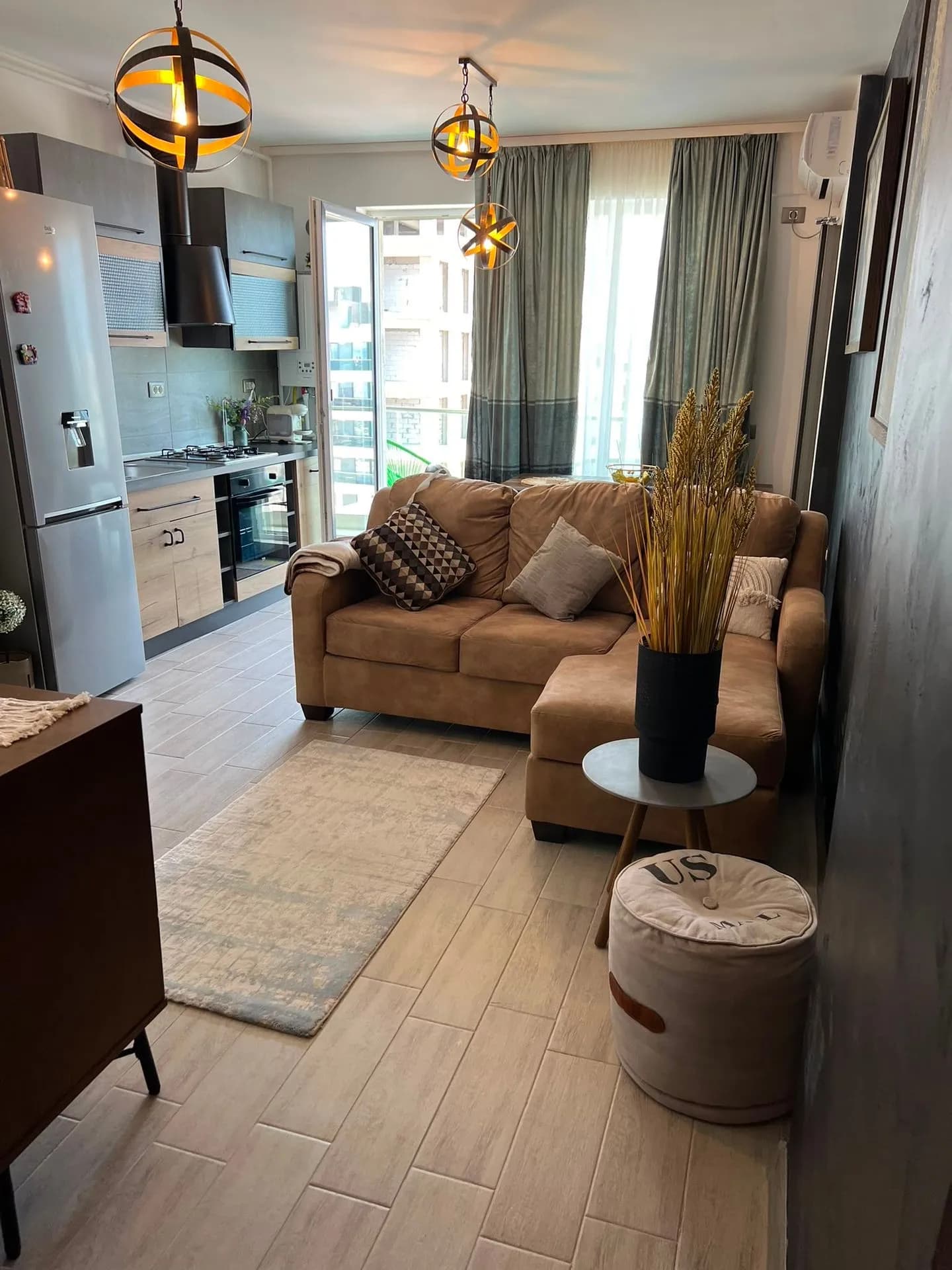 Квартира в Mamaia, 3 комн., 85 м²