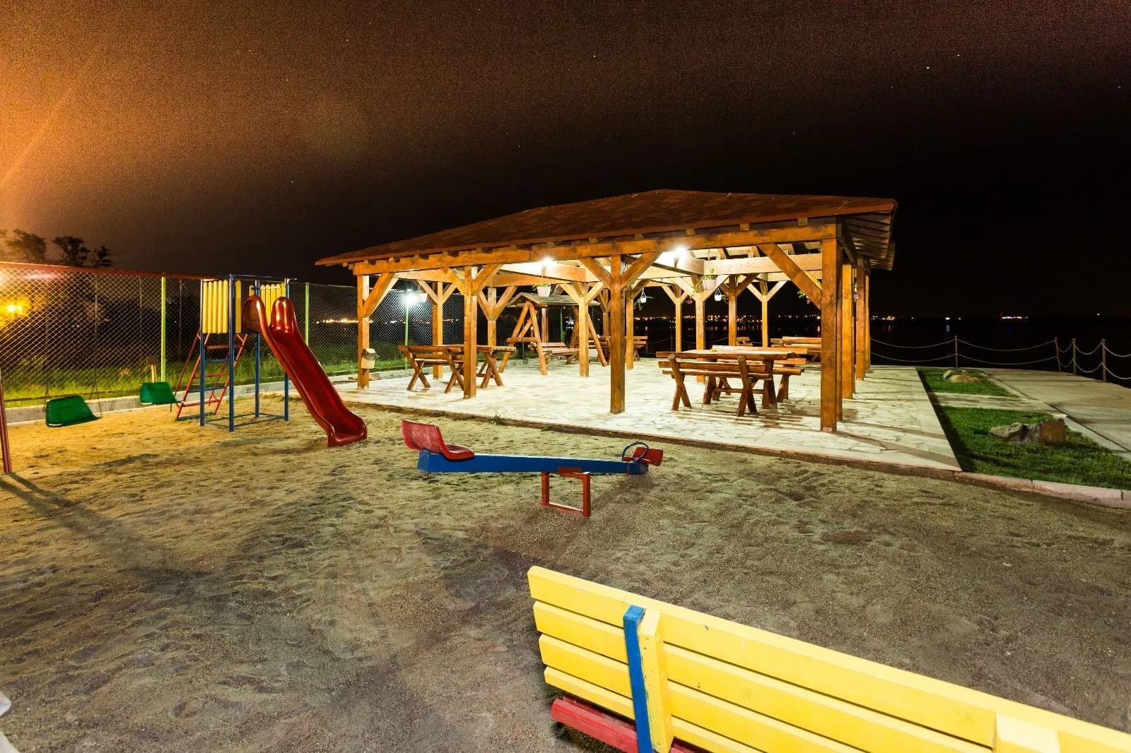 Квартира в Mamaia, 2 комн., 90 м² — фото 9