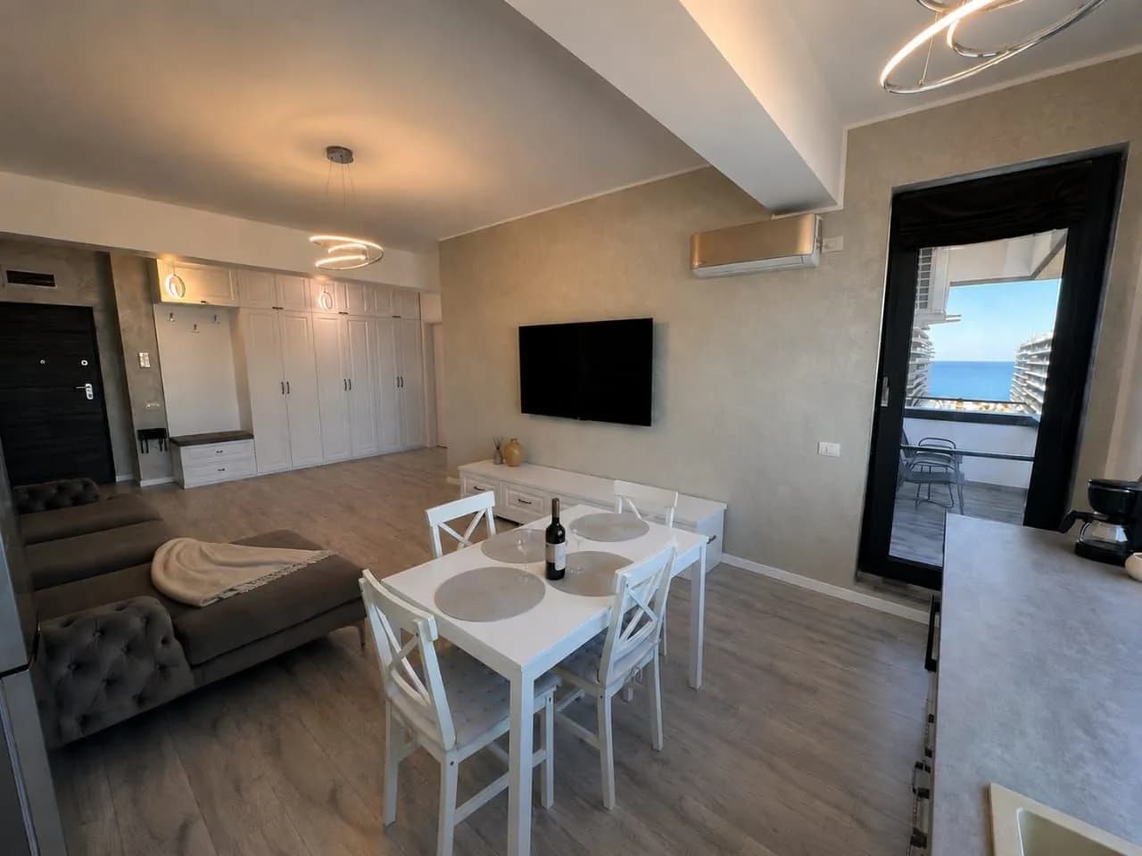 Квартира в Mamaia, 2 комн., 60 м²