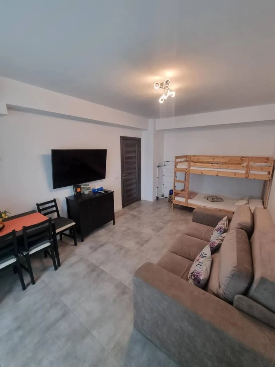 Квартира в Mamaia, 2 комн., 72 м² — фото 4