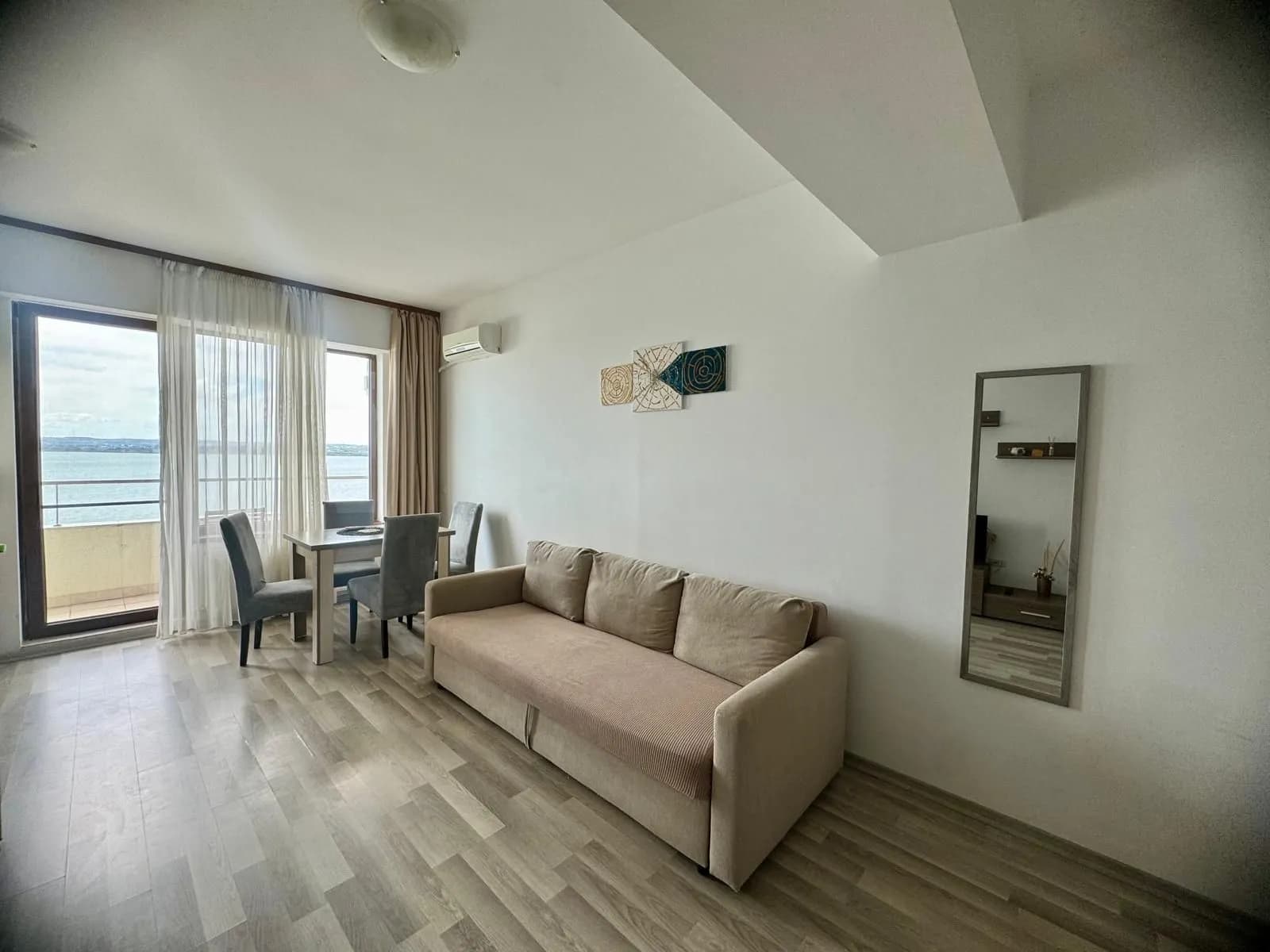 Квартира в Mamaia, 2 комн., 50 м² — фото 1