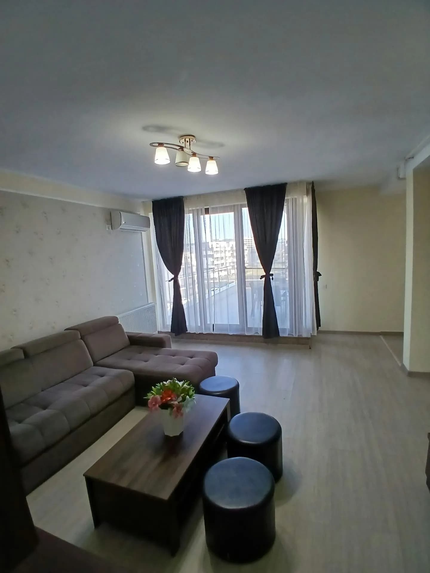 Квартира в Mamaia, 3 комн., 110 м² — фото 1
