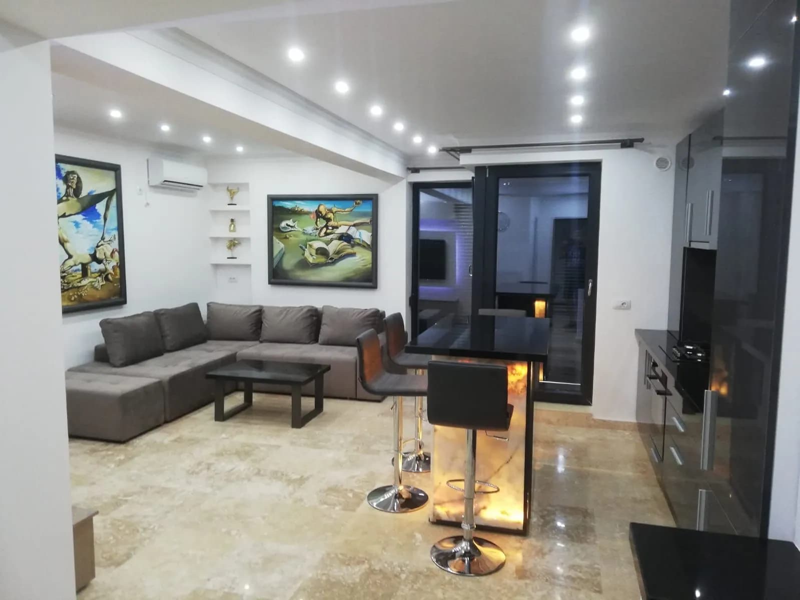Квартира в Mamaia, 2 комн., 60 м² — фото 1