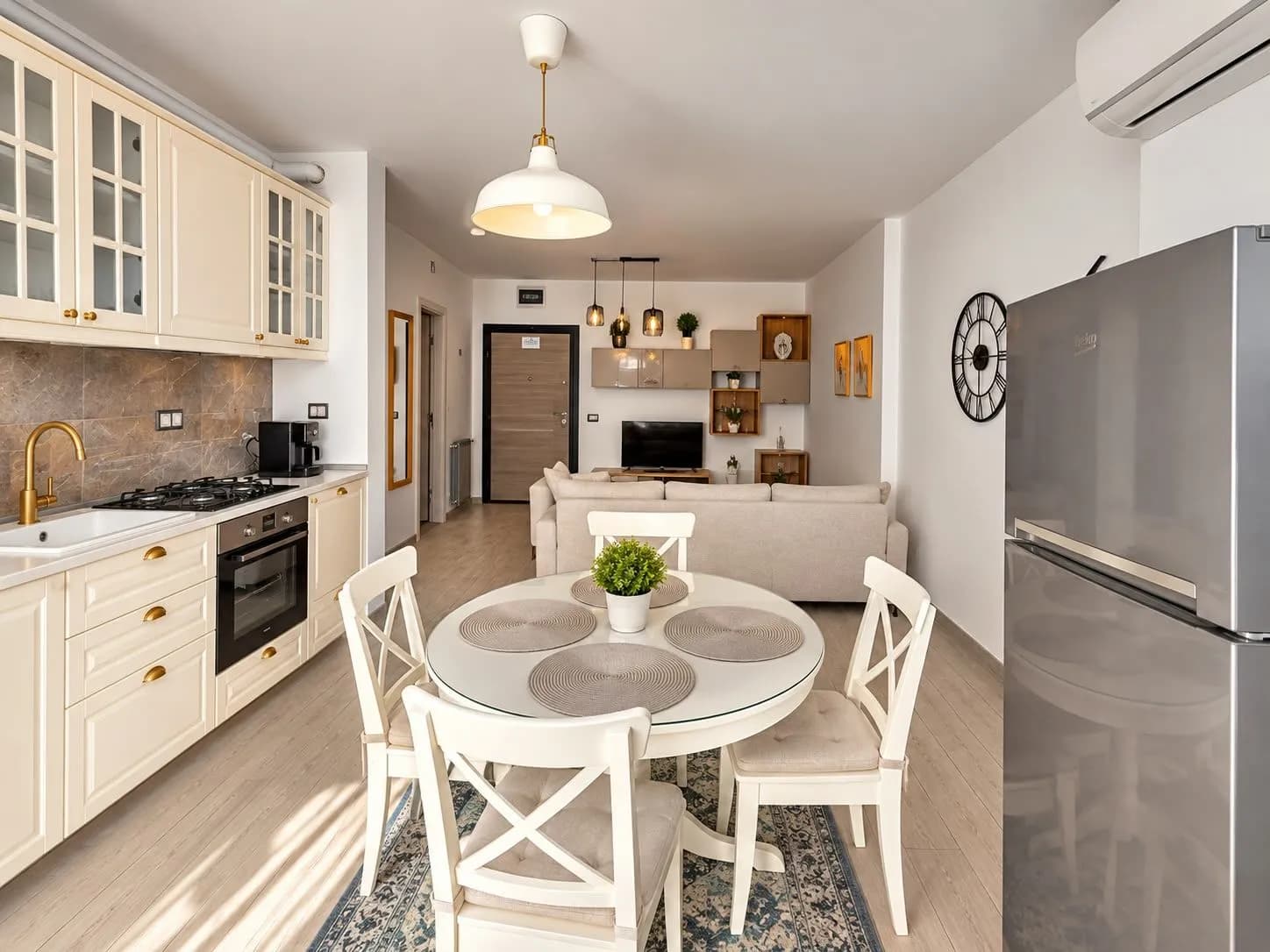 Квартира в Mamaia, 2 комн., 53 м²