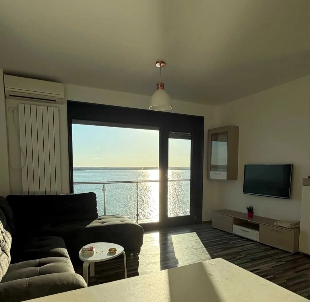 Квартира в Mamaia, 2 комн., 82 м² — фото 2