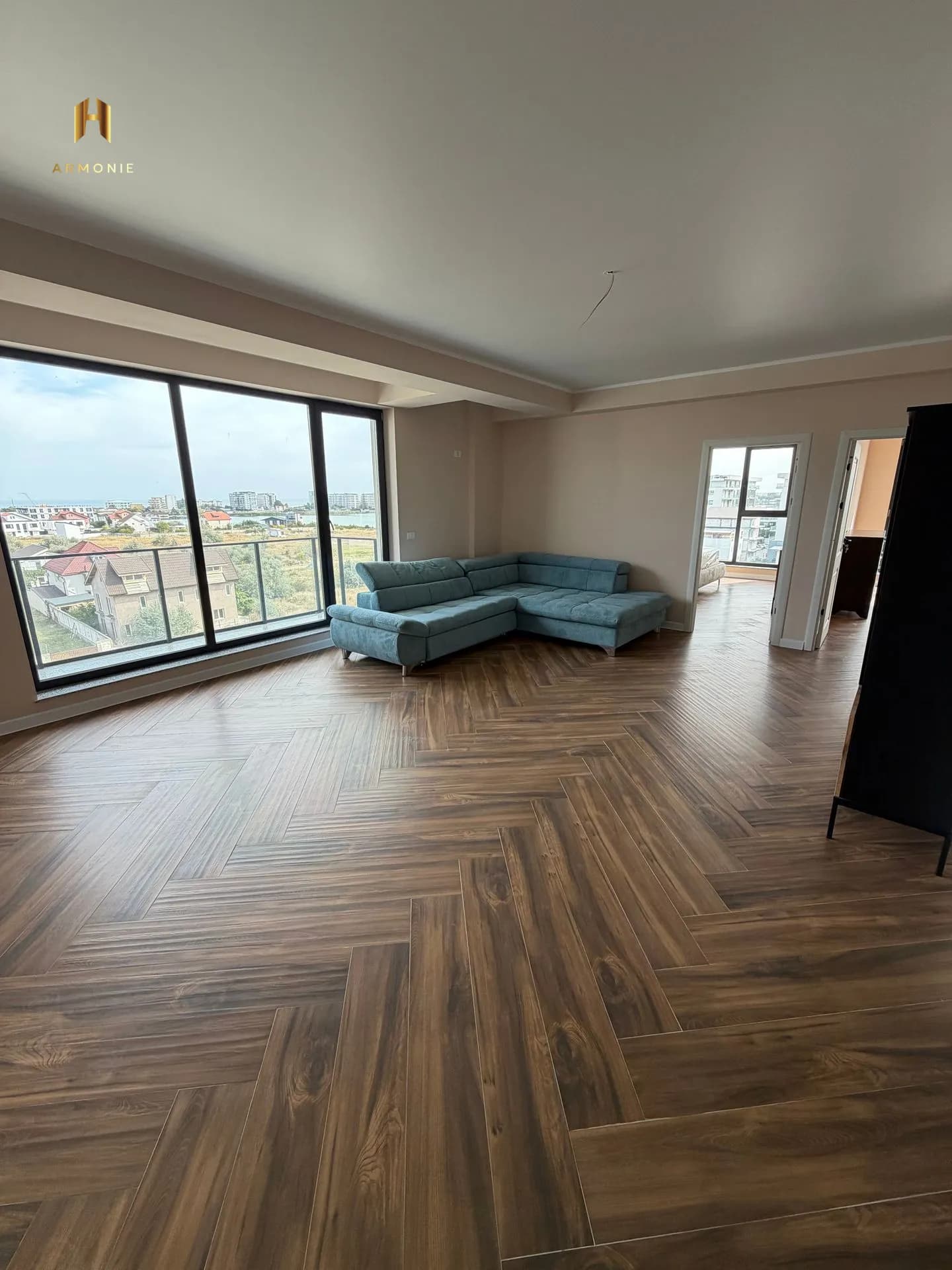 Квартира в Mamaia, 3 комн., 103 м²